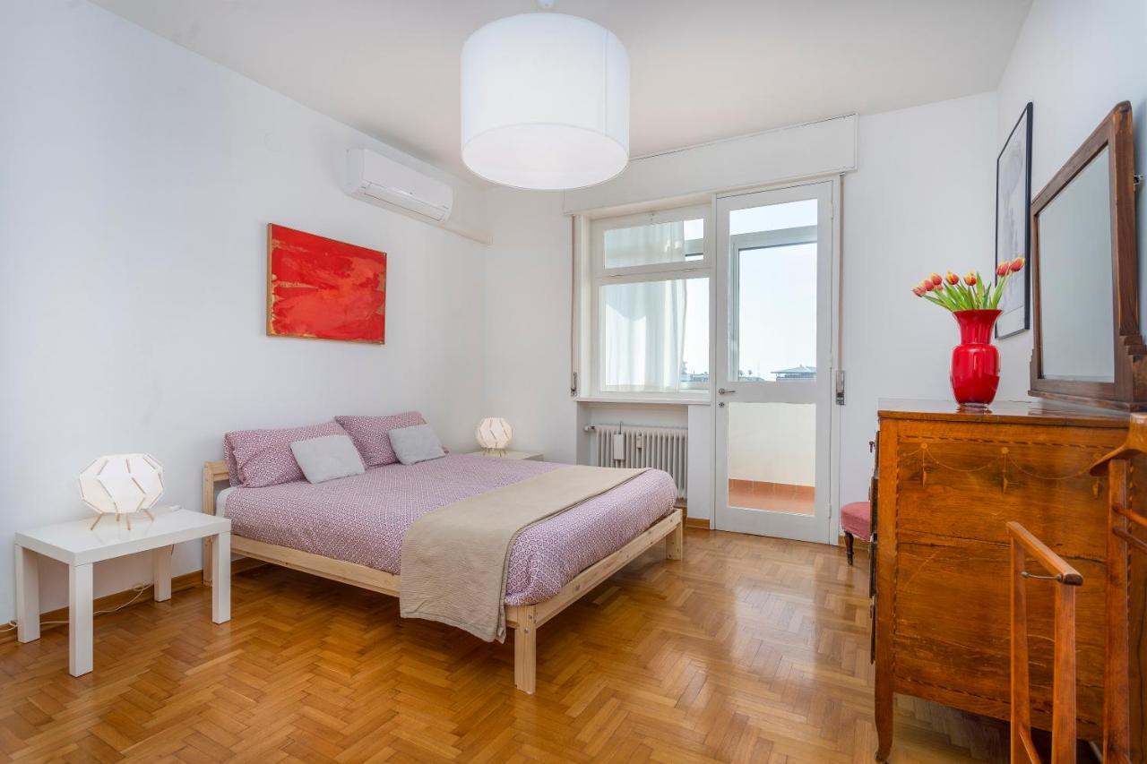 Udine Viale Venezia Huge Red Apartment Экстерьер фото